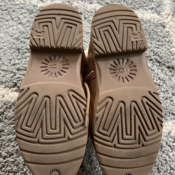 UGG Quincy Women’s Twinface Sheepskin Lace Up Booties - Size 7 - Picture 9 of 16